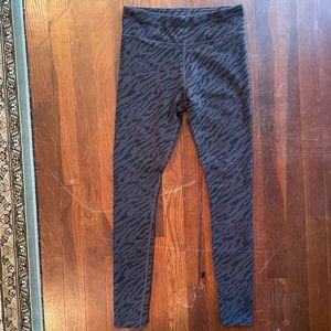 PACT Organic Zebra Print Long Leggings Size Small